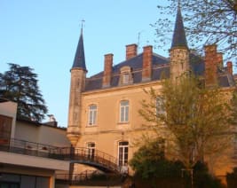 EHPAD Château de la Serra : EHPAD à Villette-d'Anthon