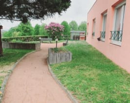 EHPAD la Passerelle : EHPAD à Larajasse