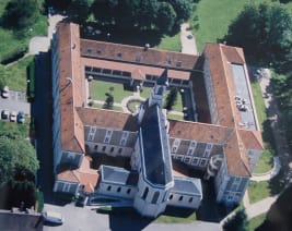 EHPAD le Fort Manoir : EHPAD à Le Mesnil-Saint-Denis