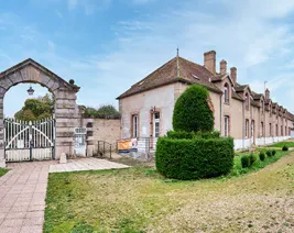 Colocation Seniors Alzheimer de Vaux-Sur-Lunain : EHPAD à Vaux-sur-Lunain