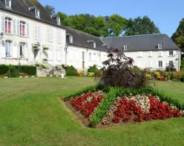 EHPAD Château de Bouron à Champcevrais : EHPAD à Champcevrais
