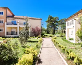 Residence Services les Hamadryades : Résidence Service Senior à Plan-d'Aups-Sainte-Baume