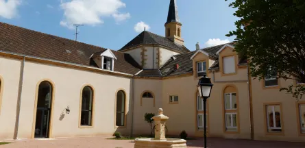 Villa Médicis Paray-Le-Monial : Résidence Service Senior à Paray-le-Monial