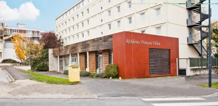 Francois Villon : EHPAD à Nemours